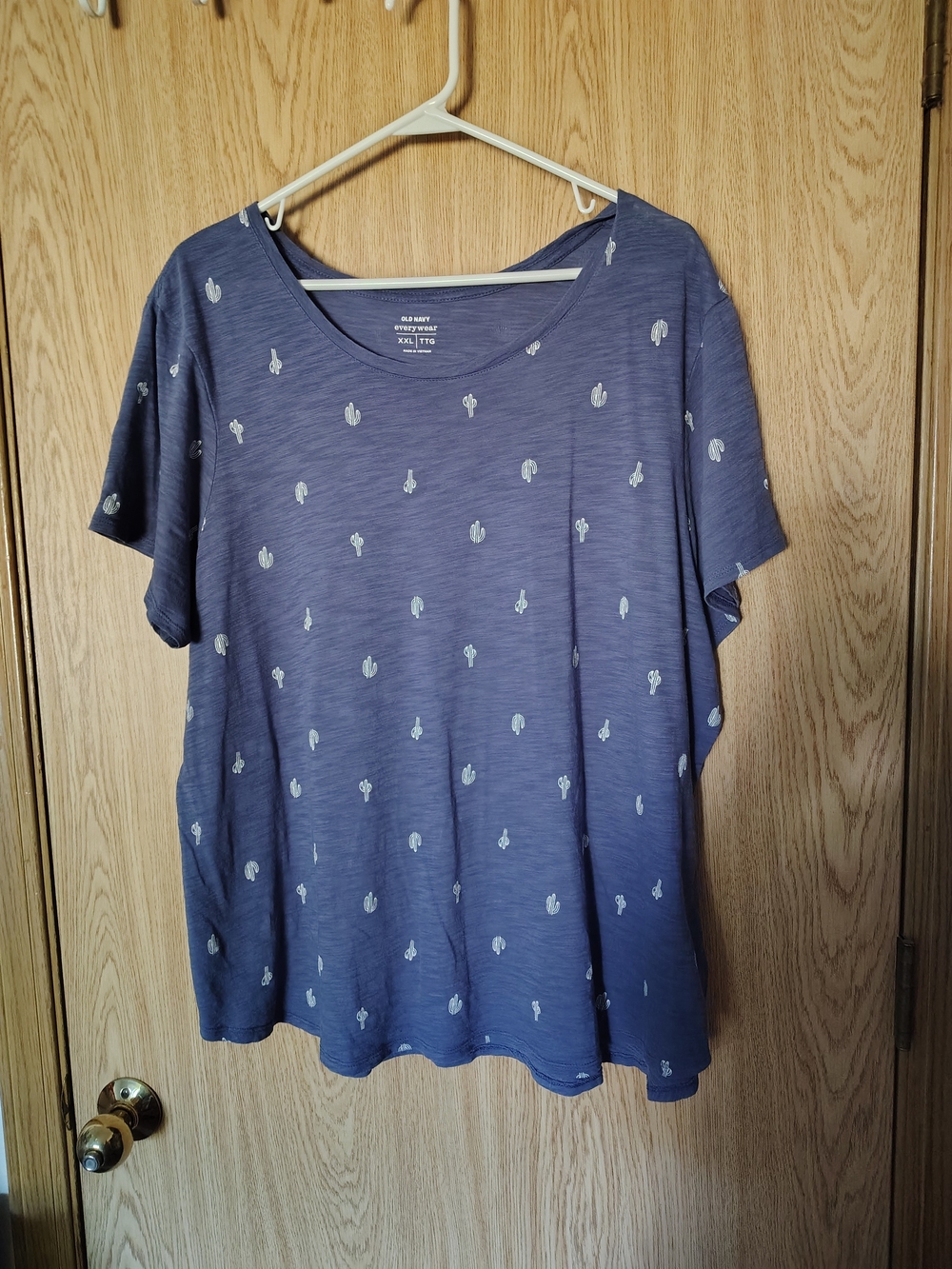 Old Navy Blue Short-Sleeve Scoop Neck Tee with Small White Cactus Print